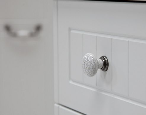 Image of Welcome Furniture Coniston 5 Drawer Chest - Cream