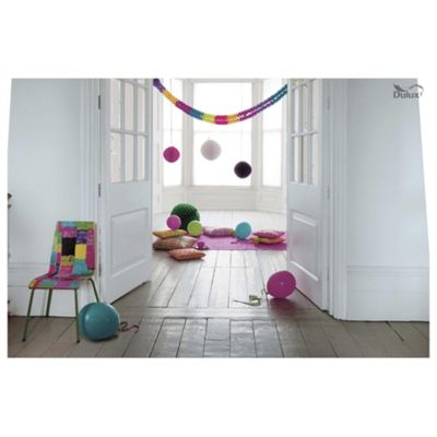 image 1 of Dulux White Silk Emulsion 5Ltr