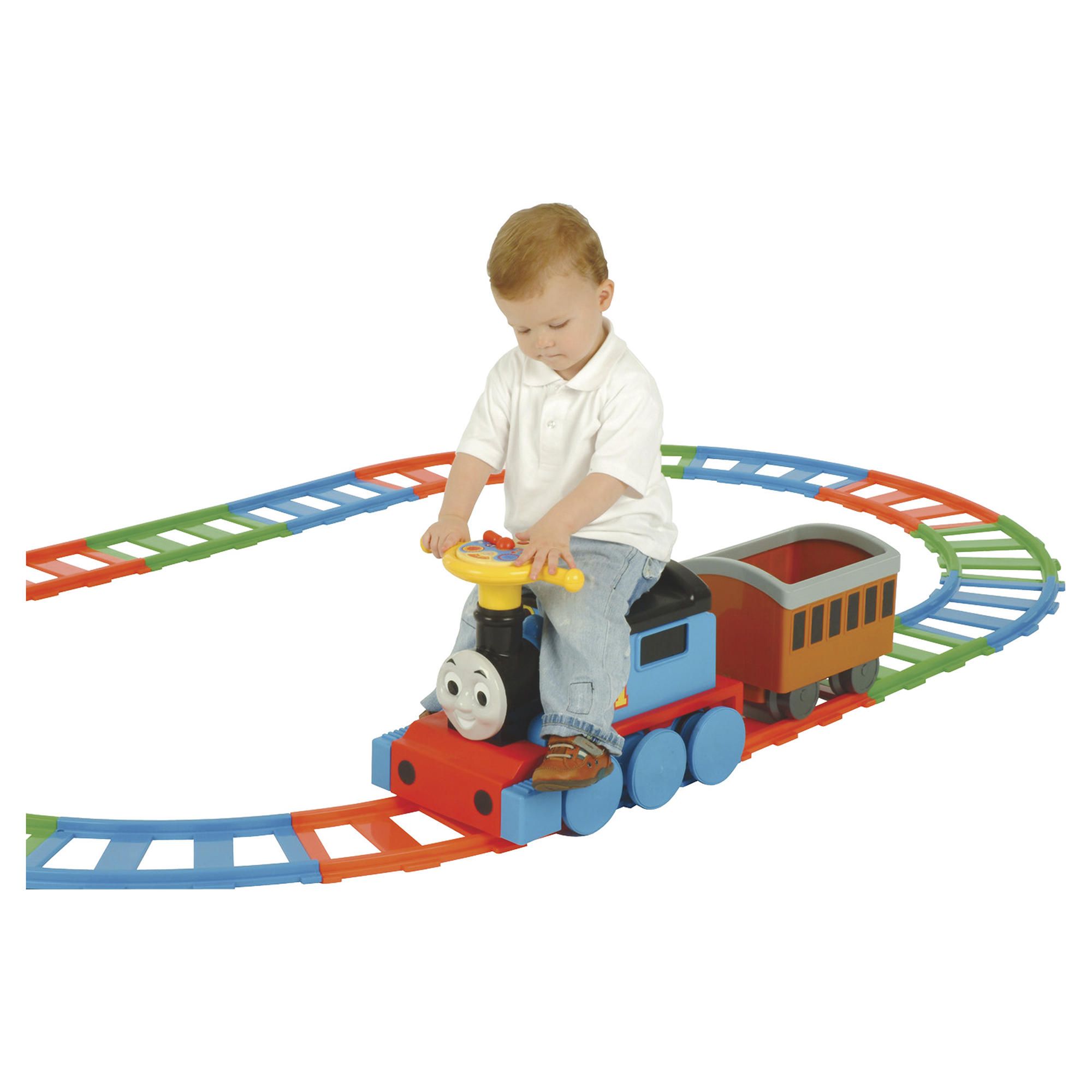 Thomas & Friends Battery Operated Train & 22 Piece Set
