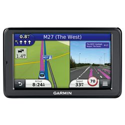 Garmin nuvi 2595LMT sat nav with Lifetime Maps and Traffic and Full European mapping