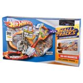 Hot Wheels Wall Tracks Mid-Air Madness Trackset