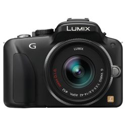Panasonic G3 with 14-42mm lens kit bundle with card and case