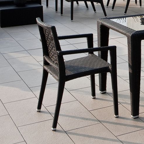 Image of Varaschin Altea Dining Armchair By Varaschin R And D (set Of 2) - White - Sun Cocco