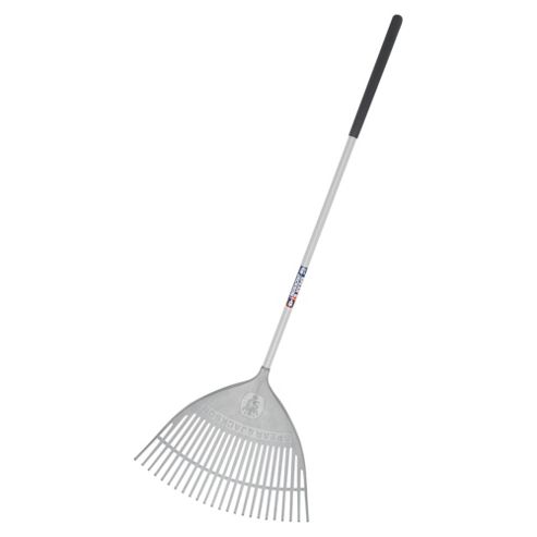 Image of Spear & Jackson Neverbend Plastic Leaf Rake