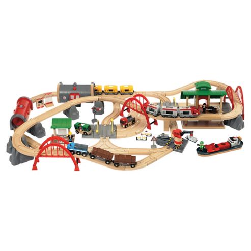 Image of Brio Deluxe 87-piece Wooden Railway Set