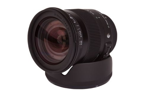 Image of Sigma 17-70mm F/2.8-4 A Series Dc Os (stabilised) Macro Canon Eos D Fit Lens