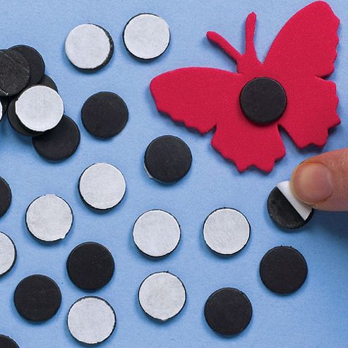 Image of Self-adhesive Magnetic Discs (pack Of 150) Craft