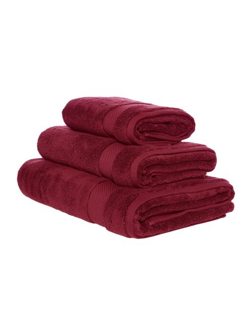 Image of Luxury Hotel Collection Zero Twist Bathmat In Red Velvet