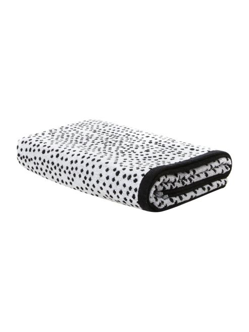 Image of Linea Monochrome Spot Bath Towel