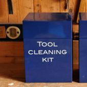 Tool cleaning box