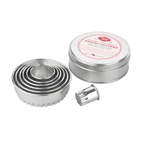 Image of Set 7 Tin Fancy Cutters