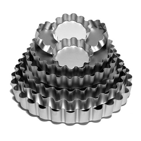 Image of Fluted Flan Tin 18cm Alan Silverwood