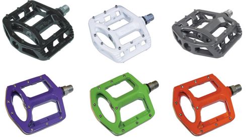 Image of Wellgo Mg1 - 9/16 Magnesium Cro-mo Sealed Platform Pedals - White