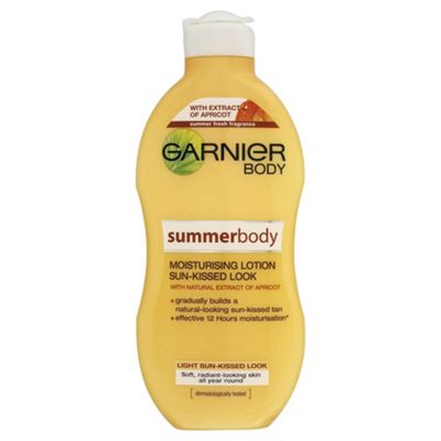 Garnier Body Light Gradual Tan Moisturiser 250Ml