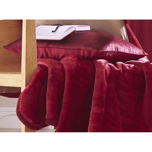 Image of Catherine Lansfield Home Opulent Velvet Red Cushion Cover