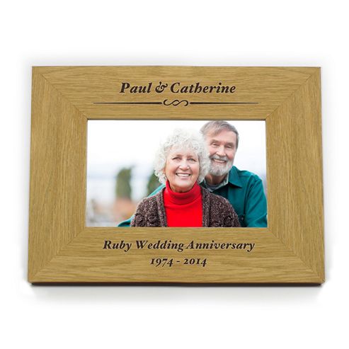 Image of Personalised Oak Finish Formal Landscape Frame 6 X 4