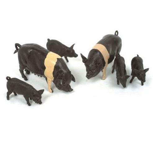 Image of Saddleback Pigs - Scale 1:32 - Britains Farm