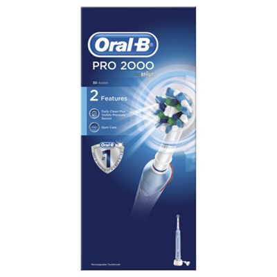 Buy Oral-B Pro 2 (2000) Cross Action Electric Rechargeable Toothbrush ...