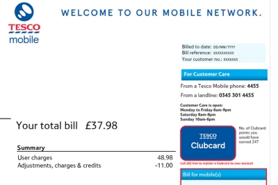 tesco-mobile-customer-paying-bill-online